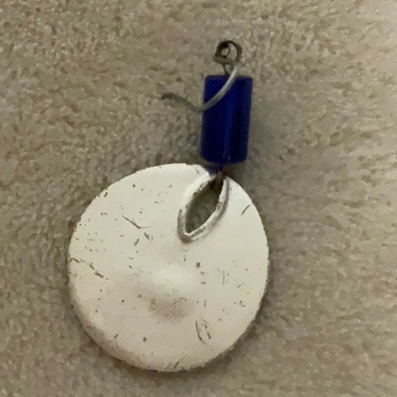 Earring - Picture 4 of 4